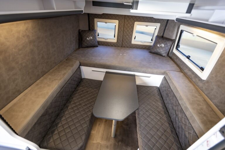 mega-classic-600-lounge-loungebereich