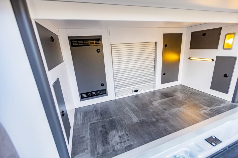 mega-classic-600-lounge-stauraum