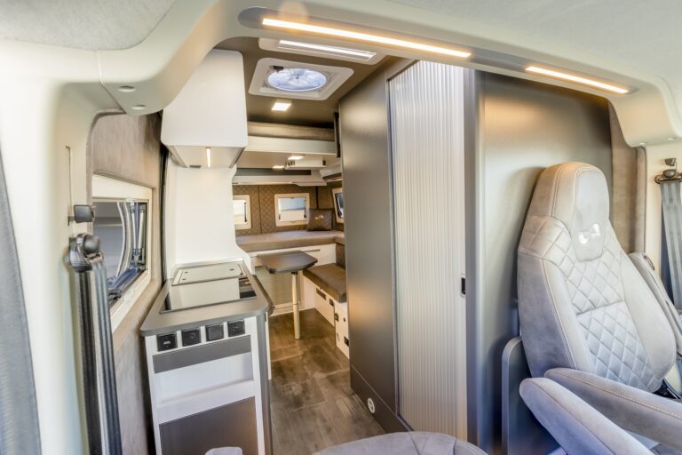 mega-classic-600-lounge-wohnbereich