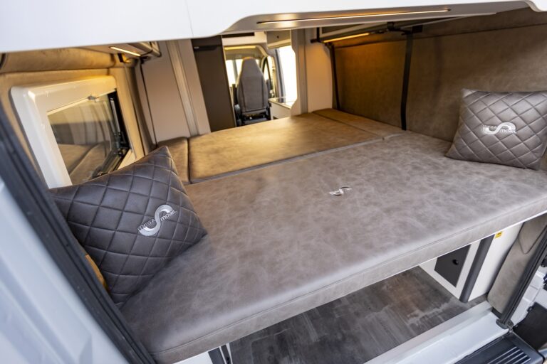 mega-classic600-lounge-schlafbereich